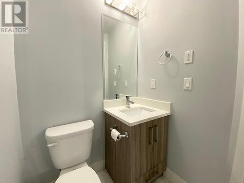 722 Coopland Crescent Unit# 1, Kelowna, BC - Indoor Photo Showing Bathroom