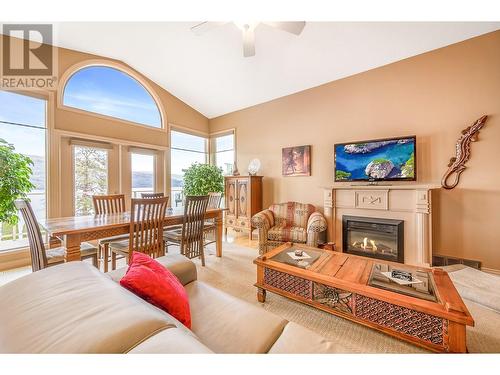 7178 Brent Road N, Peachland, BC - Indoor Photo Showing Living Room With Fireplace