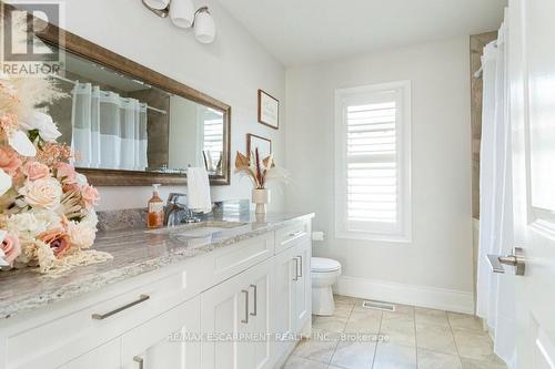 958 Beach Boulevard, Hamilton, ON - Indoor Photo Showing Bathroom