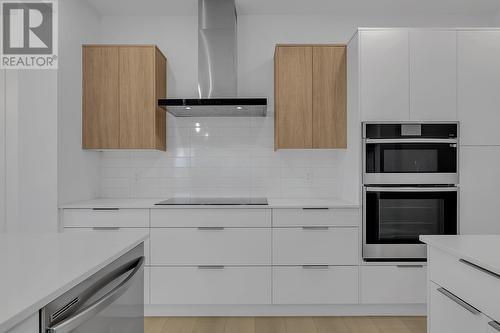 301 Arrowleaf Rise, Coldstream, BC - Indoor Photo Showing Kitchen