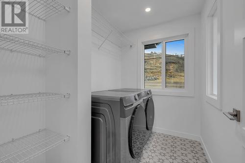 301 Arrowleaf Rise, Coldstream, BC - Indoor Photo Showing Laundry Room
