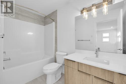 301 Arrowleaf Rise, Coldstream, BC - Indoor Photo Showing Bathroom