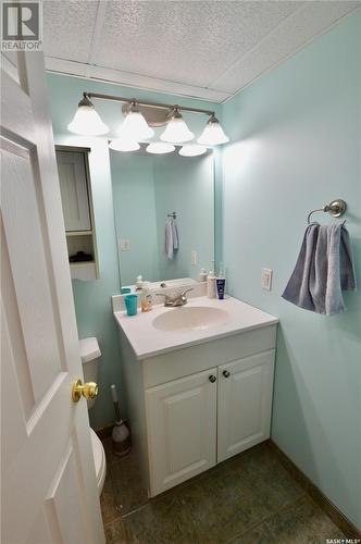 1401 Junor Avenue, Saskatoon, SK - Indoor Photo Showing Bathroom