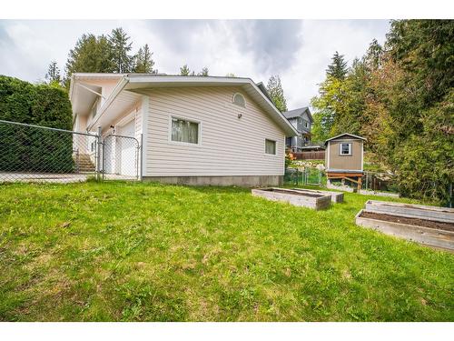 324 Richards Street   W, Nelson, BC - Outdoor With Exterior
