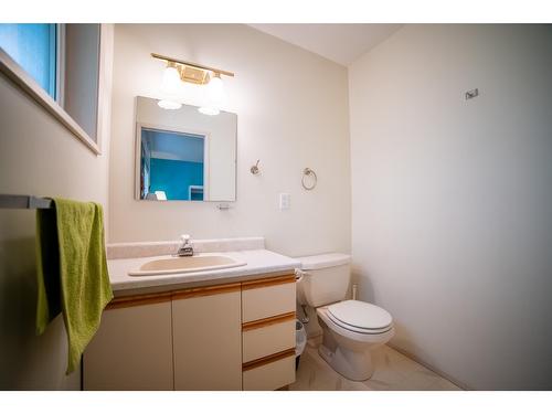 324 Richards Street   W, Nelson, BC - Indoor Photo Showing Bathroom
