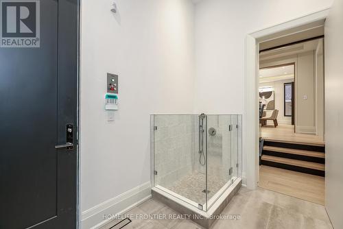 44 Alexandra Boulevard, Toronto, ON - Indoor Photo Showing Other Room