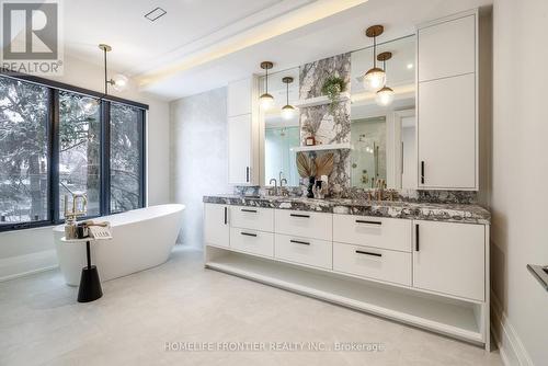 44 Alexandra Boulevard, Toronto, ON - Indoor Photo Showing Bathroom