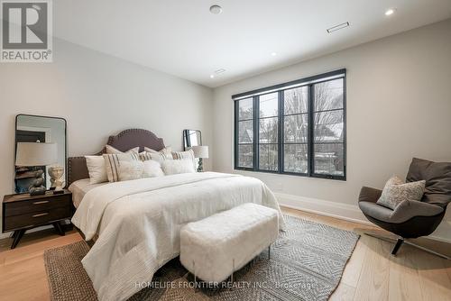 44 Alexandra Boulevard, Toronto, ON - Indoor Photo Showing Bedroom