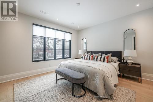 44 Alexandra Boulevard, Toronto, ON - Indoor Photo Showing Bedroom