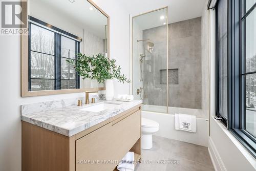 44 Alexandra Boulevard, Toronto, ON - Indoor Photo Showing Bathroom