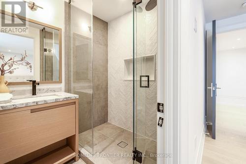 44 Alexandra Boulevard, Toronto, ON - Indoor Photo Showing Bathroom