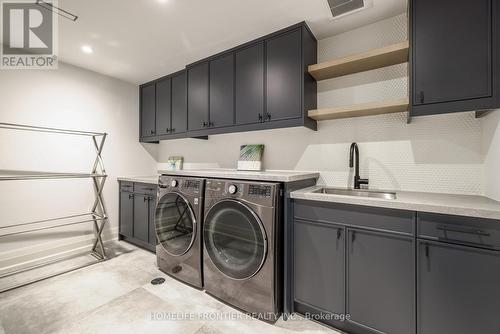 44 Alexandra Boulevard, Toronto, ON - Indoor Photo Showing Laundry Room
