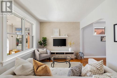 672 Milverton Boulevard, Toronto, ON - Indoor Photo Showing Living Room