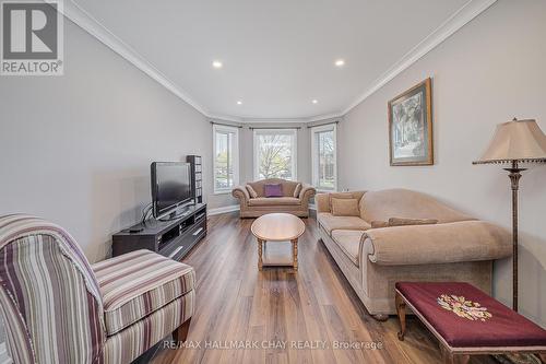 18 Brown Street, Barrie, ON - Indoor Photo Showing Living Room