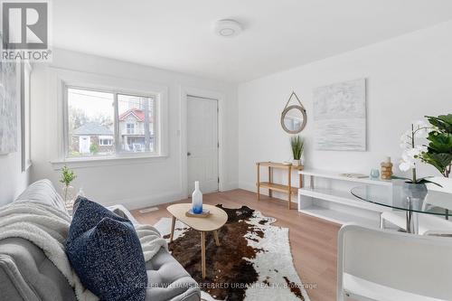30 Buttonwood Avenue, Toronto, ON - Indoor Photo Showing Living Room