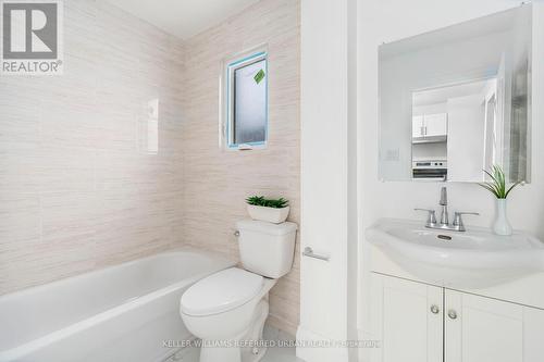 30 Buttonwood Avenue, Toronto, ON - Indoor Photo Showing Bathroom