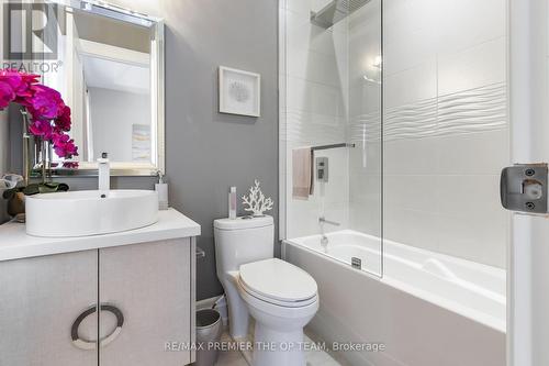 5 Storey Crescent, Toronto, ON - Indoor Photo Showing Bathroom