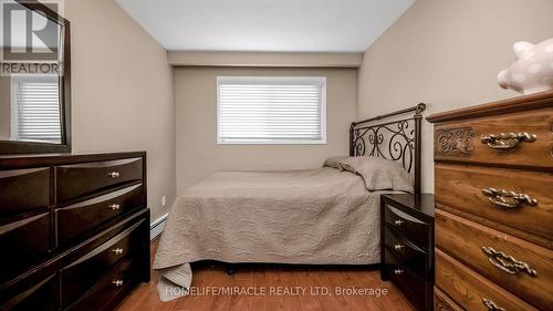 31 Muskoka Avenue, Toronto, ON - Indoor Photo Showing Bedroom