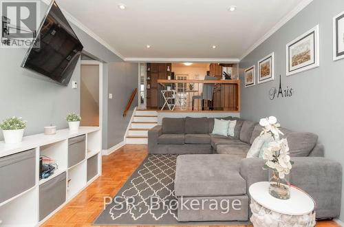 6929 Avila Rd, Mississauga, ON - Indoor Photo Showing Living Room
