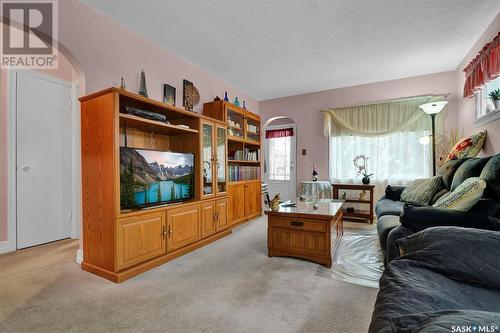 505 College Avenue, Regina, SK - Indoor Photo Showing Living Room