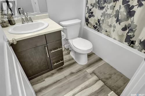 806 Grove Avenue, Saskatchewan Beach, SK - Indoor Photo Showing Bathroom