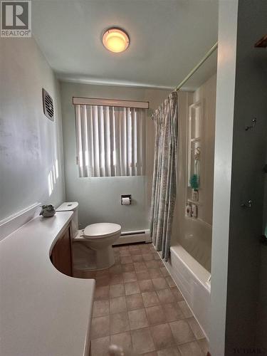 26 Drury St, Kapuskasing, ON - Indoor Photo Showing Bathroom