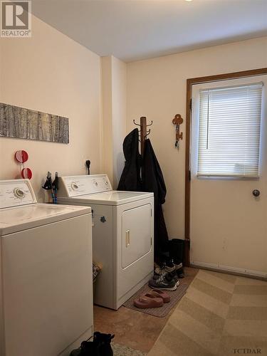 26 Drury St, Kapuskasing, ON - Indoor Photo Showing Laundry Room