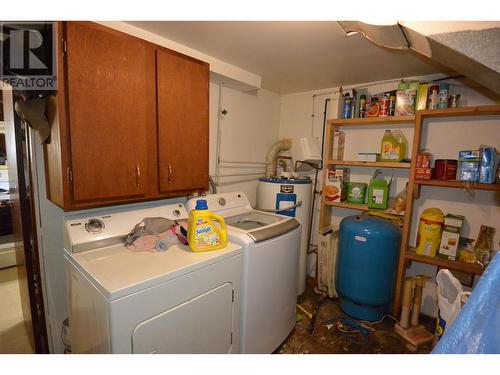 7919 Seinen Road, Houston, BC - Indoor Photo Showing Laundry Room