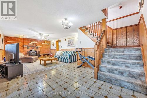 61 Aldred Drive, Scugog, ON - Indoor Photo Showing Other Room