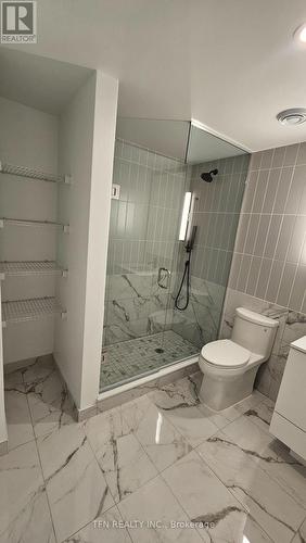 705 - 327 King Street W, Toronto, ON - Indoor Photo Showing Bathroom