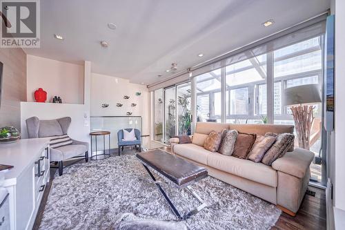 Ph2701 - 8 Colborne Street, Toronto, ON - Indoor Photo Showing Living Room