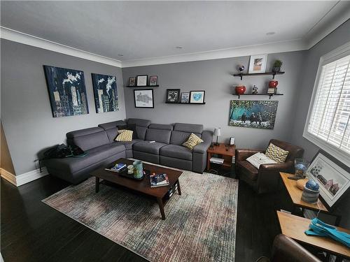 143 Homewood Avenue, Hamilton, ON - Indoor Photo Showing Living Room
