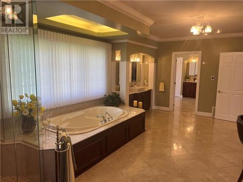 16024 Lakeside Drive, Cornwall, ON - Indoor Photo Showing Bathroom