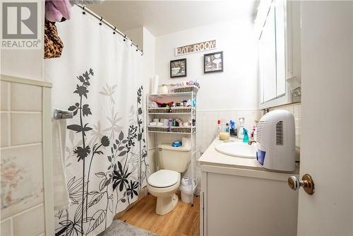 1309 Lamothe, Sudbury, ON - Indoor Photo Showing Bathroom