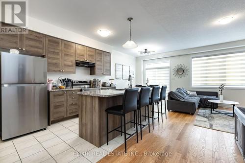 29 Monteith Drive, Brantford, ON - Indoor Photo Showing Kitchen With Upgraded Kitchen