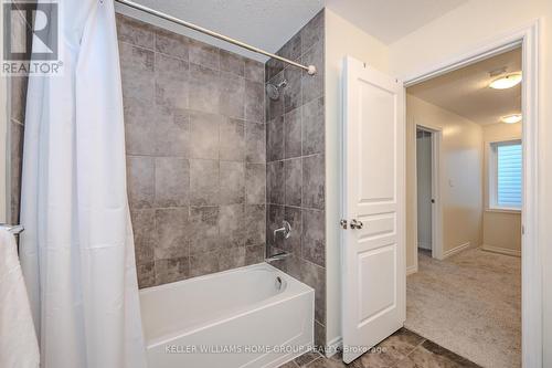 207 Couling Crescent, Guelph, ON - Indoor Photo Showing Bathroom