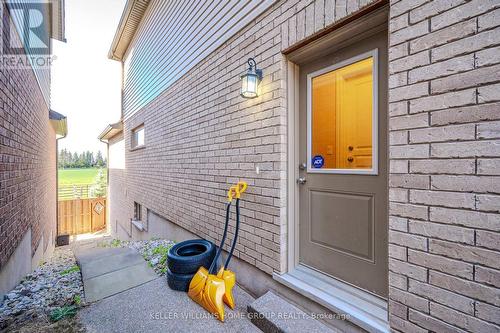 207 Couling Crescent, Guelph, ON - Outdoor With Exterior
