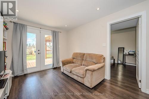 207 Couling Crescent, Guelph, ON - Indoor Photo Showing Living Room