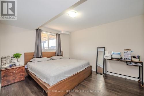 207 Couling Crescent, Guelph, ON - Indoor Photo Showing Bedroom