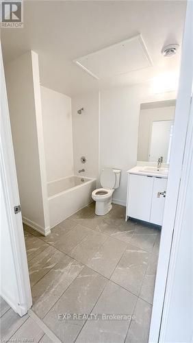 208 - 55 Duke Street W, Kitchener, ON - Indoor Photo Showing Bathroom
