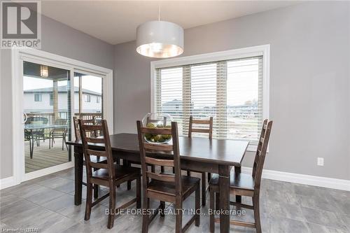 98 Wayside Lane, Southwold (Talbotville), ON - Indoor Photo Showing Dining Room