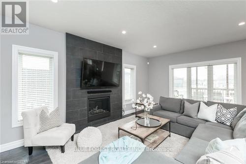 98 Wayside Lane, Southwold (Talbotville), ON - Indoor Photo Showing Living Room With Fireplace