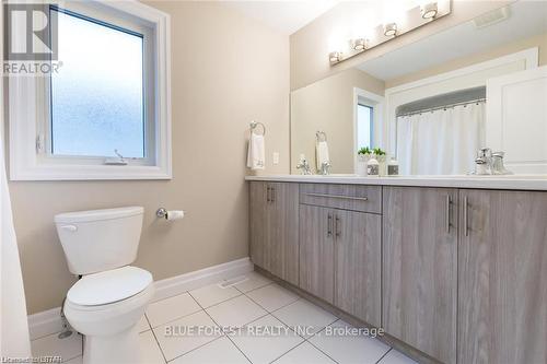 98 Wayside Lane, Southwold (Talbotville), ON - Indoor Photo Showing Bathroom