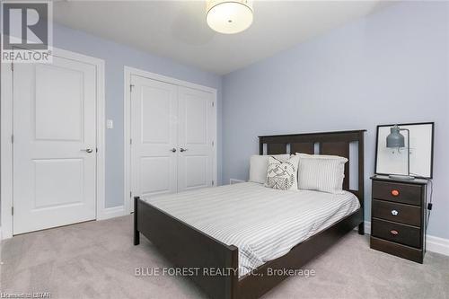 98 Wayside Lane, Southwold (Talbotville), ON - Indoor Photo Showing Bedroom