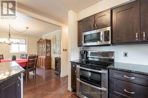 174 Portsmouth Crescent, London, ON - Indoor Photo Showing Kitchen