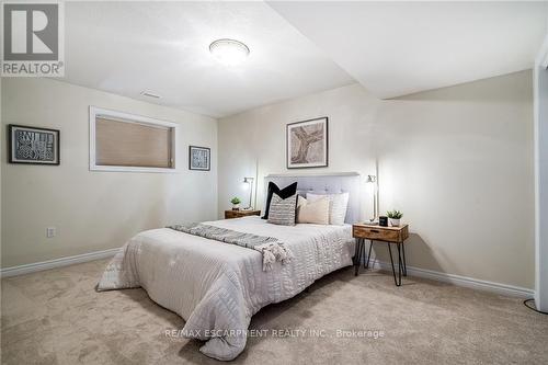 93 Hepburn Crescent, Hamilton, ON - Indoor Photo Showing Bedroom