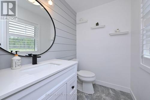 375753 Sixth Line, Amaranth, ON - Indoor Photo Showing Bathroom