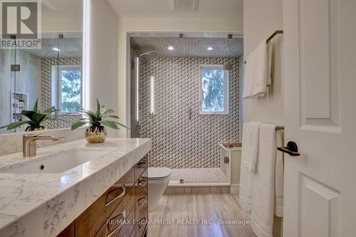4169 Lakeshore Road, Burlington, ON - Indoor Photo Showing Bathroom