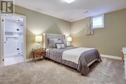 4169 Lakeshore Road, Burlington, ON - Indoor Photo Showing Bedroom