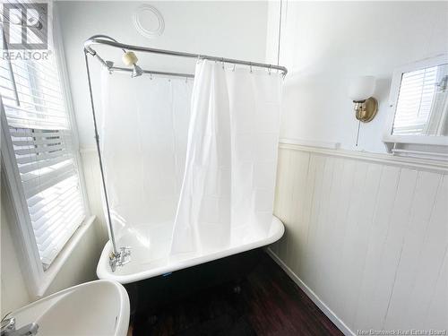 178 Queen Street, Saint John, NB - Indoor Photo Showing Bathroom